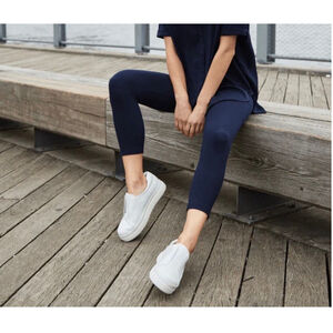 EUC Buttery Soft Navy Lysse Fit Cropped 21" Inseam Cotton Leggings Size Large